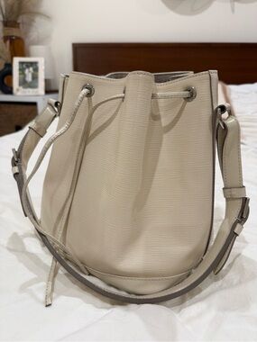 Louis Vuitton Petite Noe in Ivory